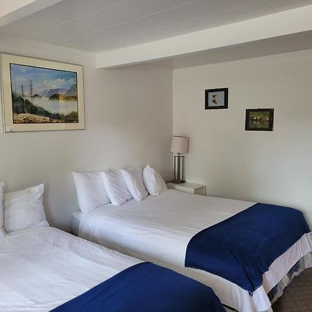 Pines Motel Сикамус Экстерьер фото
