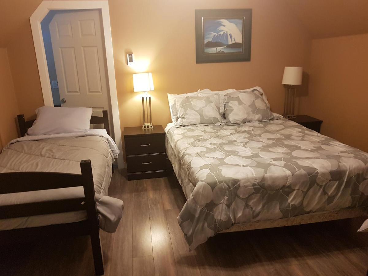 Pines Motel Сикамус Экстерьер фото