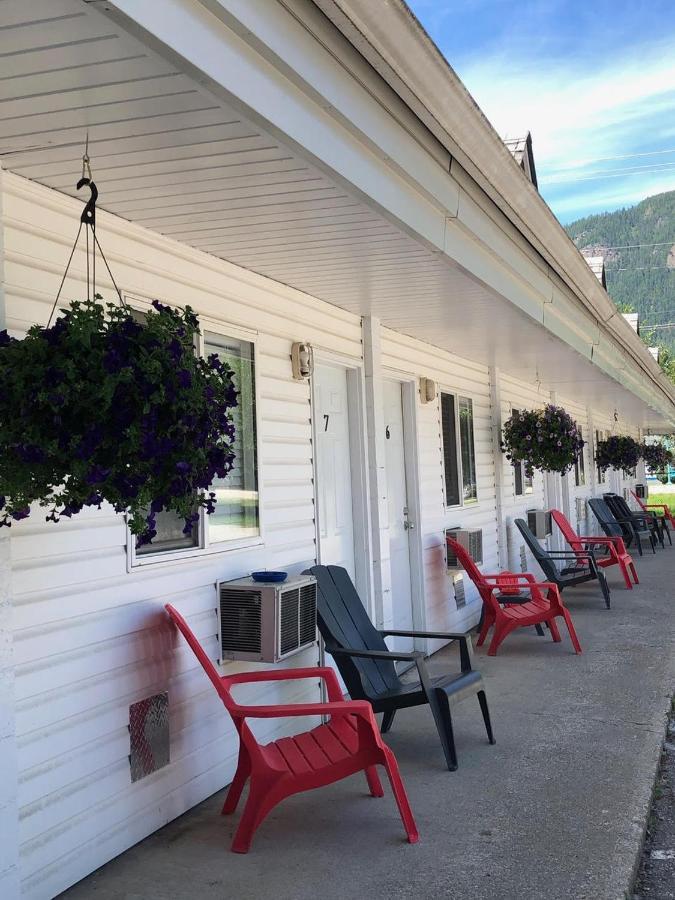 Pines Motel Сикамус Экстерьер фото