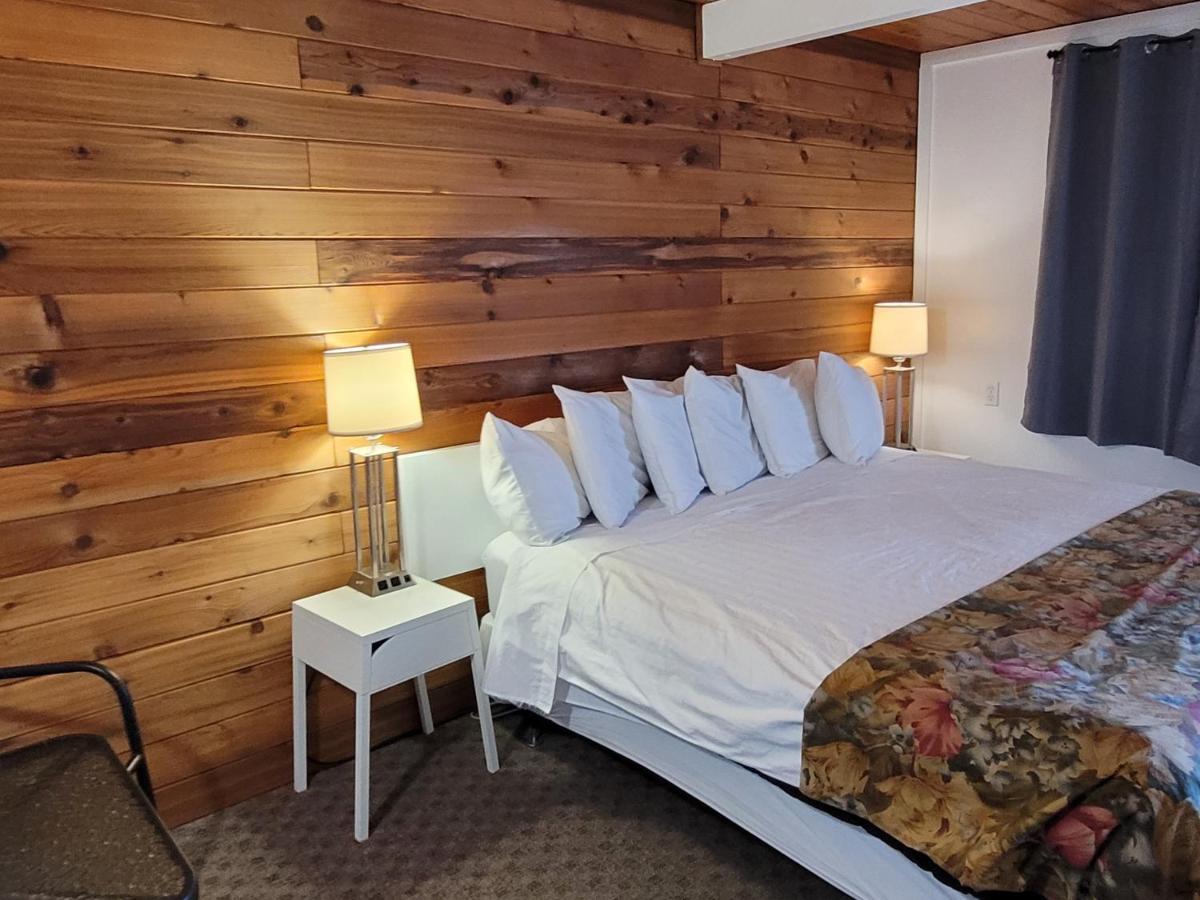 Pines Motel Сикамус Экстерьер фото