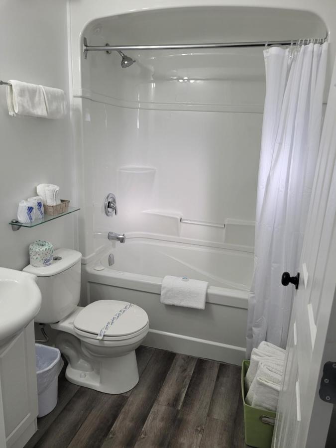 Pines Motel Сикамус Экстерьер фото