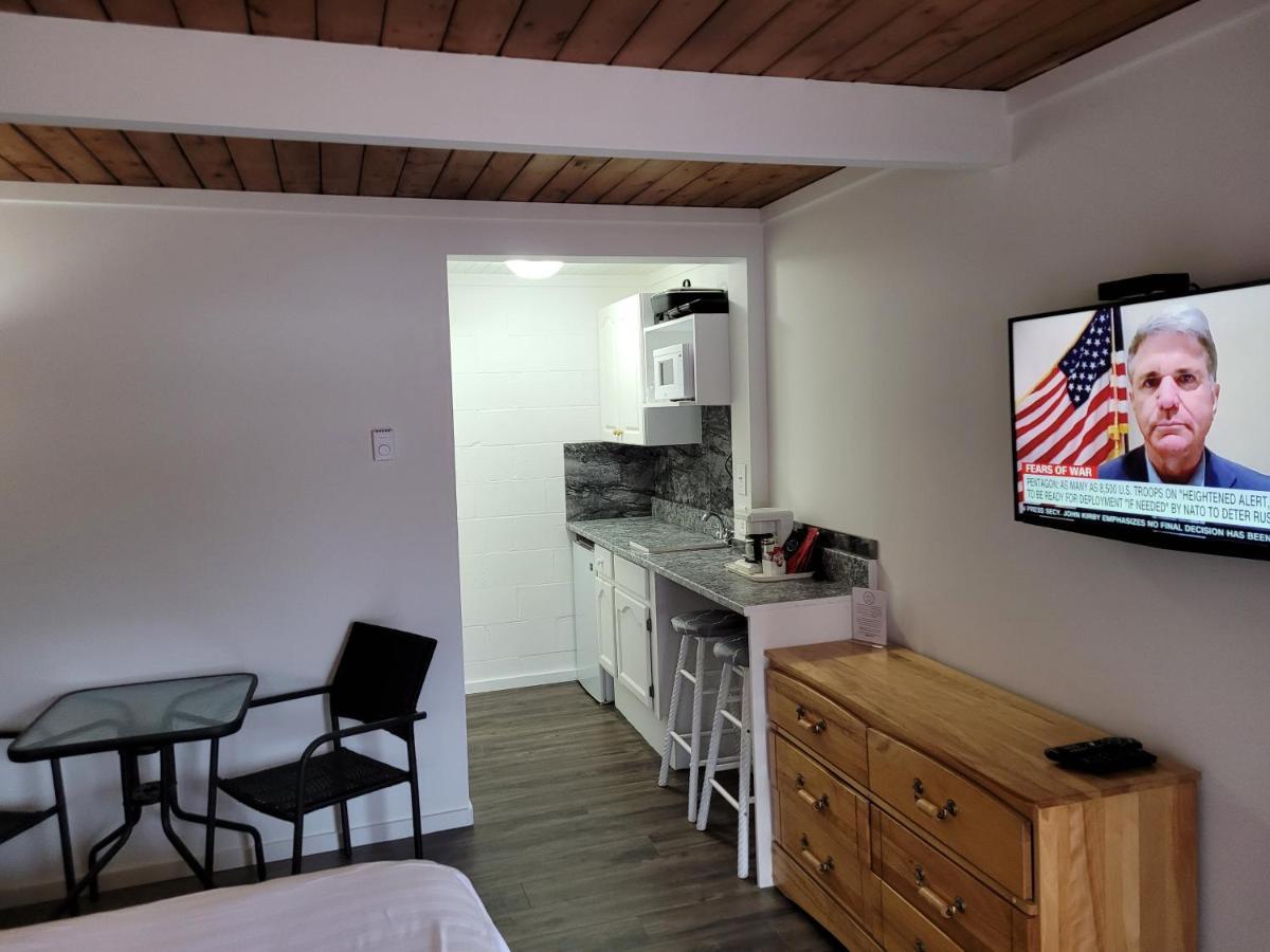 Pines Motel Сикамус Экстерьер фото